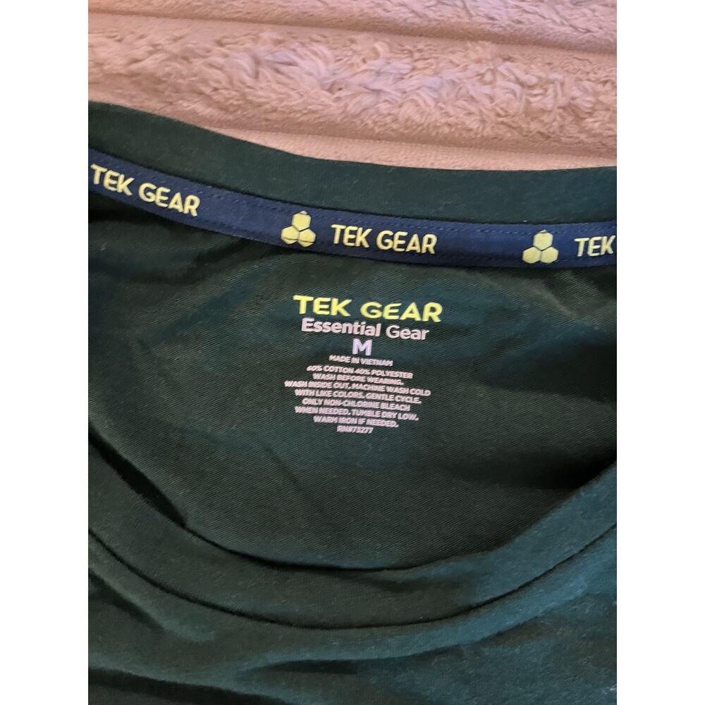 Tek Gear Essentials Men’s Long Sleeve Performance Shirt Green Size Medium - Picture 2 of 5